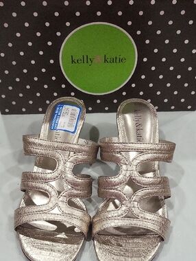 Kelly & Katie Gold Slip On Mule Stacked Wedge Heel Sandals Size 7